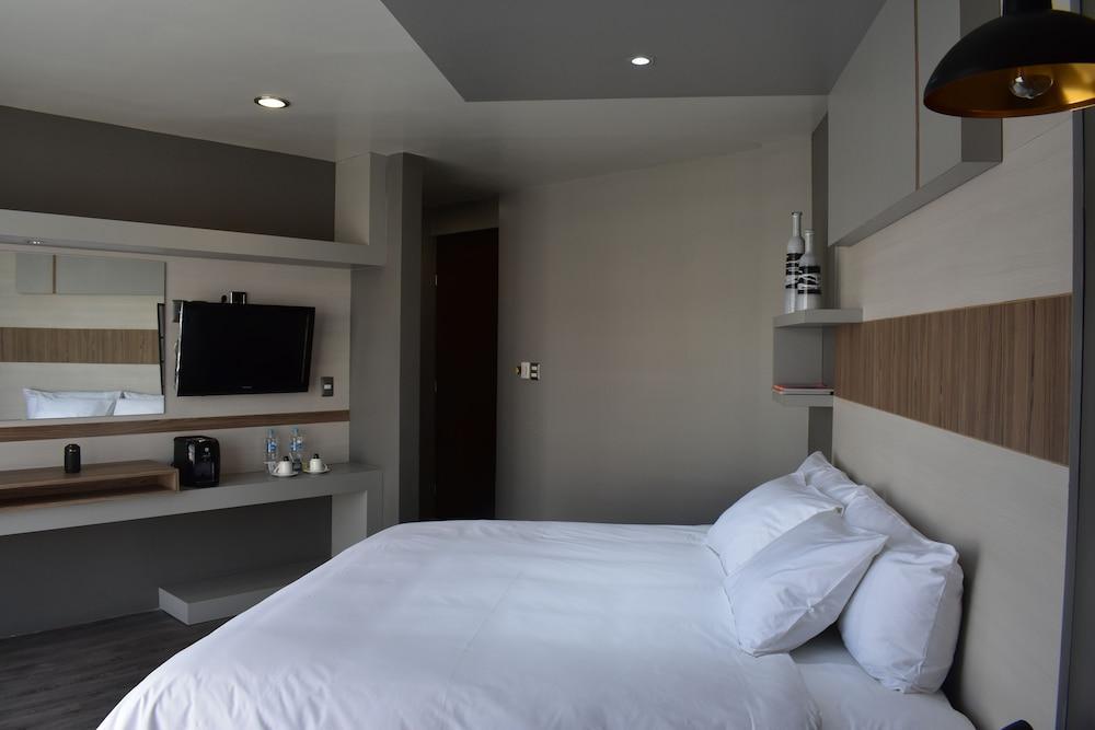 Esduma Hk Hotel Pachuca ภายนอก รูปภาพ
