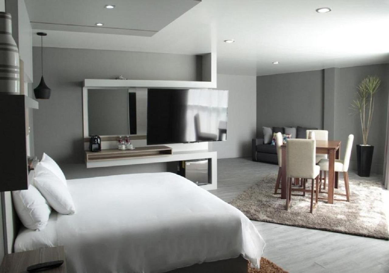 Esduma Hk Hotel Pachuca ภายนอก รูปภาพ