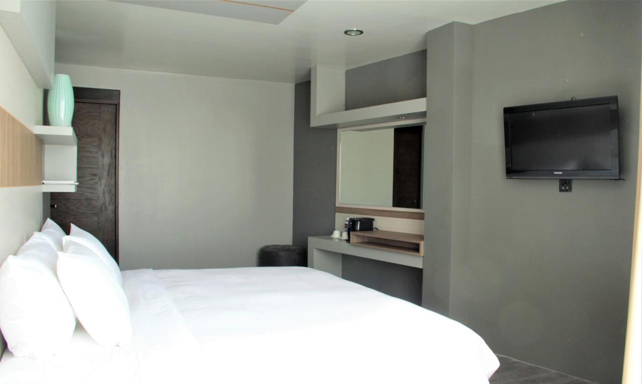 Esduma Hk Hotel Pachuca ภายนอก รูปภาพ