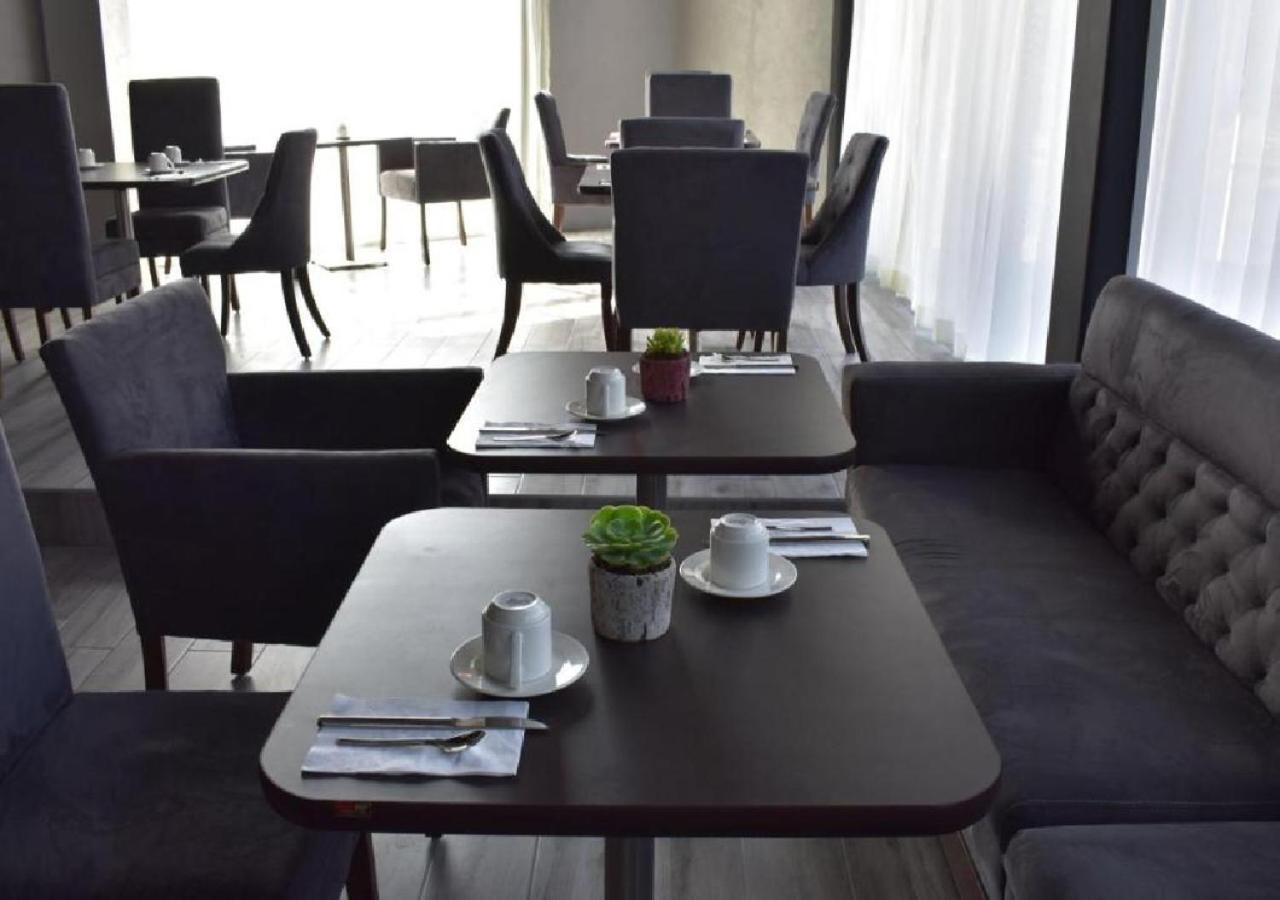Esduma Hk Hotel Pachuca ภายนอก รูปภาพ