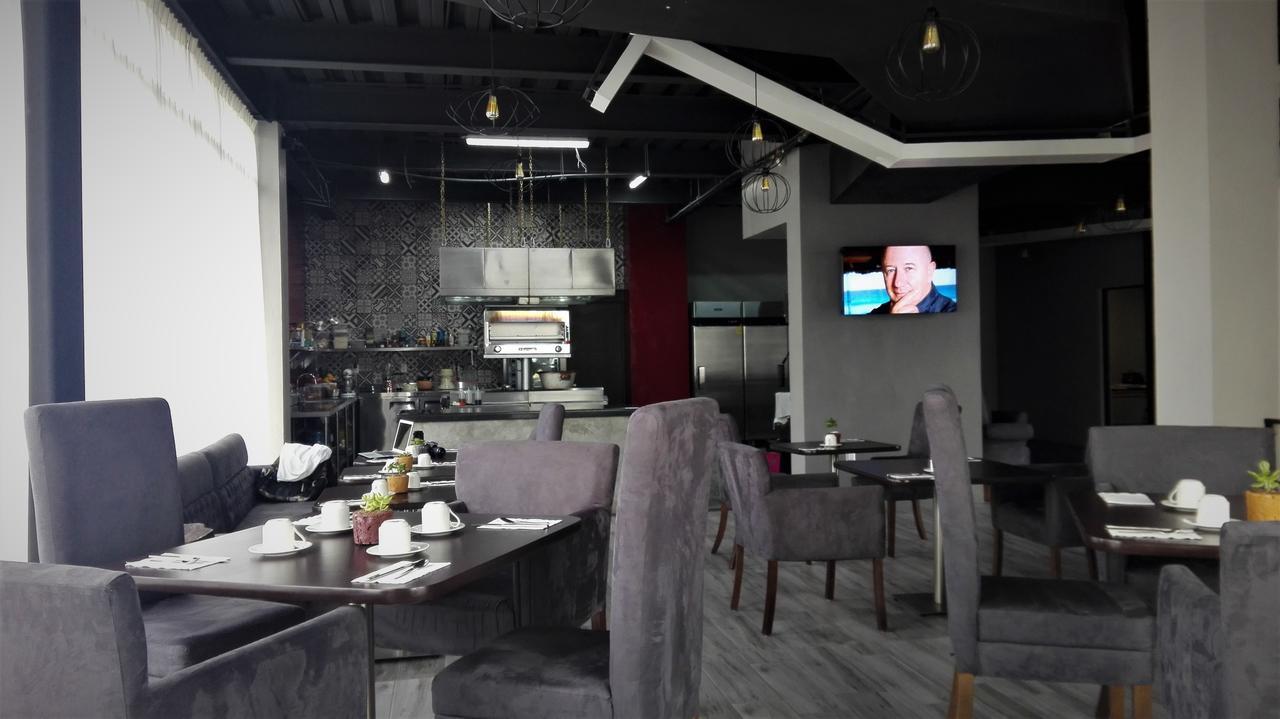 Esduma Hk Hotel Pachuca ภายนอก รูปภาพ